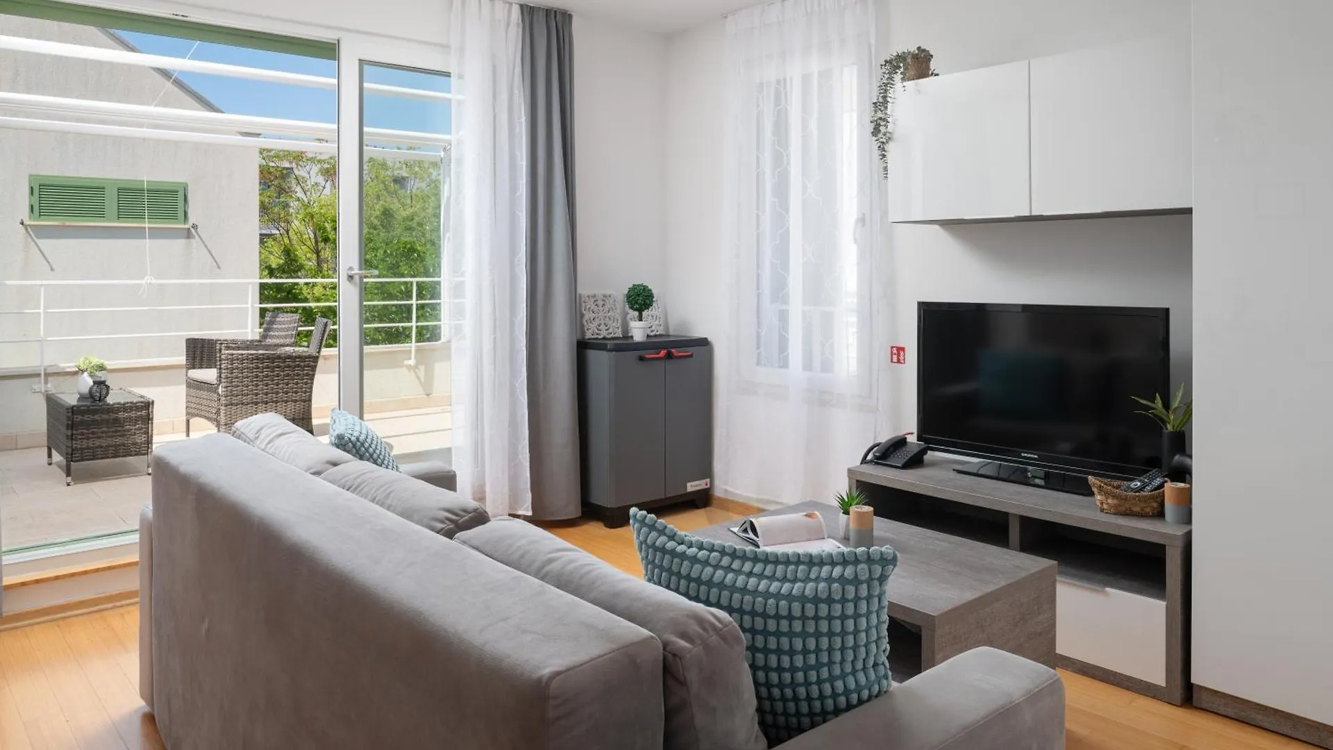 Sunny Resort Apartment 1044 ペトルチャネ